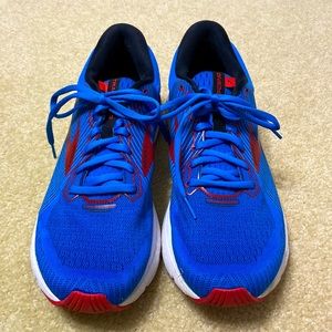 Brooks mens running shoes, size 11.5